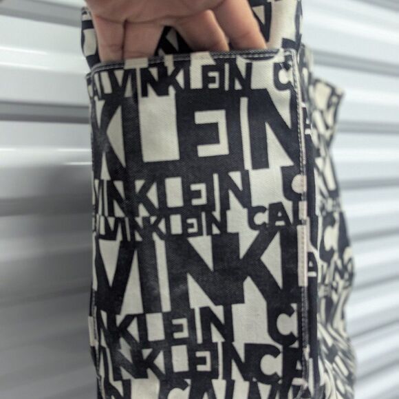 Calvin Klein Large Tote Bag Retro distressed black and white - Picture 3 of 10
